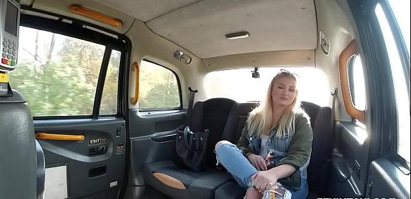  Horny blonde showed tits and more to taxi driver